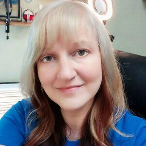 Meet your Posher, Dee